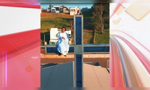 Padre sobe em cruz de igreja para divulgar festa no Paraná; veja