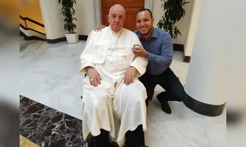 Apucaranense vê trabalho aumentar no Vaticano após morte do Papa