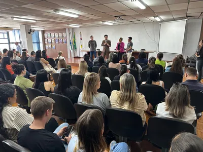Posse foi realizada no salão nobre da Prefeitura de Apucarana