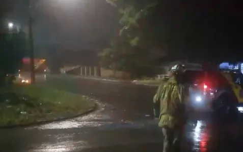 Possivelmente o homem se aproximou de um dos locais e sofreu a descarga elétrica