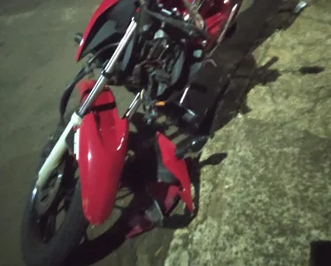 Samu encaminhou motociclista à UPA para atendimento médico.