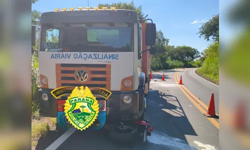 Motociclista é socorrido ao bater de frente com caminhão em Apucarana