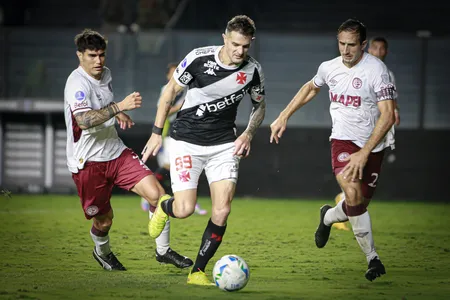 Vegetti é o principal destaque do Vasco