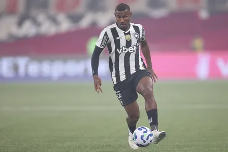 cuiaano. Botafogo x Sao Paulo pelo Campeonato Brasileiro no Estadio Nilton Santos. 16 de Abril de 2025, Rui de Janeiro, RJ, Brasil. Foto: Vitor Silva/Botafogo. 
Imagem protegida pela Lei do Direito Autoral Nº 9.610, DE 19 DE FEVEREIRO DE 1998. Sendo proibido qualquer uso comercial, remunerado e manipulacao/alteracao da obra.