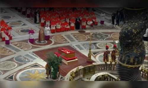 Papa Francisco é velado na Basílica de São Pedro no Vaticano