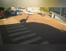 Vídeo mostra carro parado atingido em Marilândia; idosa acusa ex de causar acidente