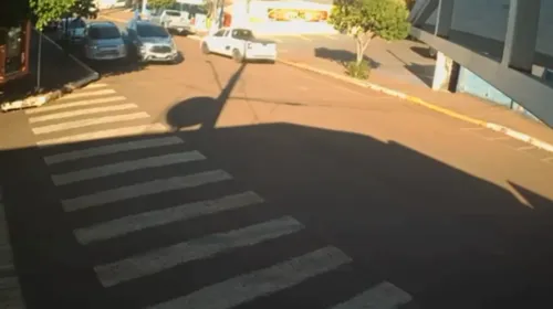 A batida foi registrada por câmeras de segurança