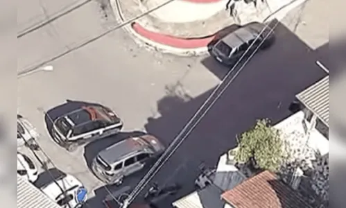 Mãe encontra filha de 10 anos esfaqueada ao chegar em casa