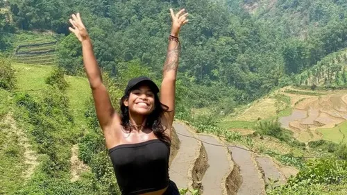 A família da jovem reclama da demora do governo indonésio, que administra o parque onde fica o vulcão