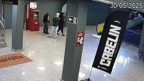 Briga começou em frente à caixa eletrônico