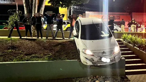Briga generalizada nas proximidades do Narguiles Pub