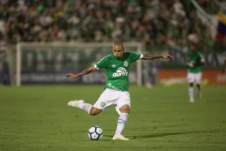 Chapecoense recebe o Amazonas na Arena Condá em duelo decisivo pela 10ª rodada da Série B