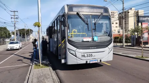 Ciclista foi atingido por um ônibus ligeirinho da linha Colombo/CIC