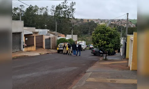 Família é alvo de atentado; homem morre e mãe e criança ficam feridas