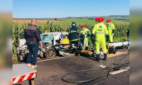 Batida entre 3 carros e uma ambulância mata grávida e bebê na BR-369