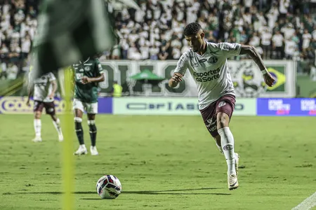 Ferroviária e Botafogo-SP se encaram nesta quinta-feira, em Araraquara, em duelo direto pela Série B. Expectativa de jogo equilibrado no Clássico Bota-Ferro