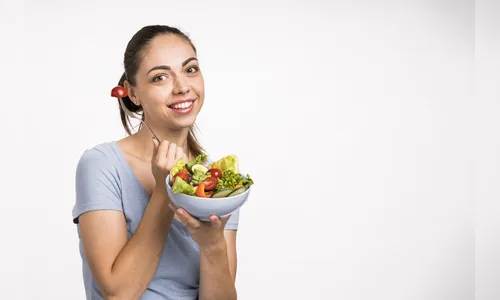 Estudos associam consumo de vegetais a menor risco de câncer de mama