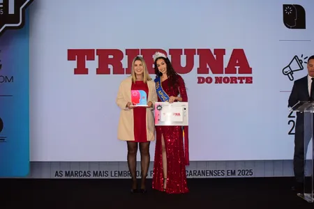 Jornalista Lis Kato representou Grupo Tribuna durante premiação
