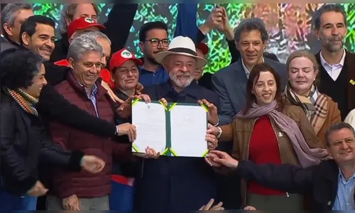 Lula formaliza criação do assentamento Maila Sabrina em Ortigueira