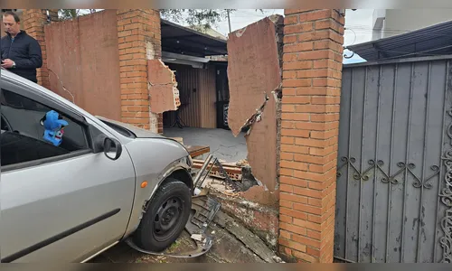 Motociclista fica ferida em acidente no centro de Apucarana