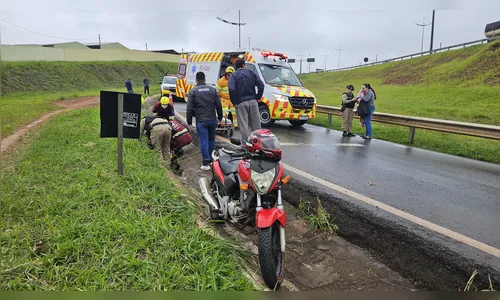 Motociclista fica ferido após cair na BR-369 em Apucarana; veja