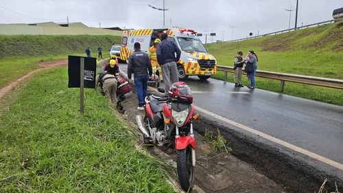 Motociclista fica ferido após cair na BR-369 em Apucarana; veja