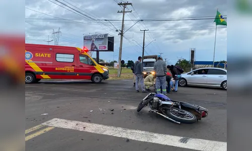 Motociclista fratura perna em acidente com carro em Apucarana