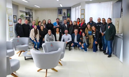 Prefeito de Arapongas recebe Plano Municipal da Primeira Infância