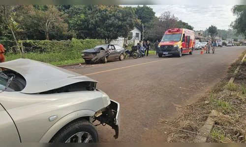 Colisão frontal entre dois carros deixa um ferido em Apucarana