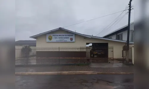 Mulher denuncia difamação e agressão após boatos de traição em Arapuã