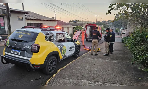 Ciclista colide contra Hilux e fica ferido em bairro de Apucarana