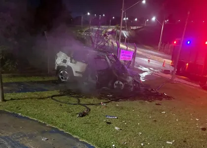 Renegade pegou fogo na noite de segunda-feira