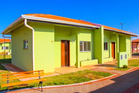 São 40 casas em condomínio destinado somente ao público idoso e alugadas por um valor mensal de 15% do salário mínimo nacional vigente