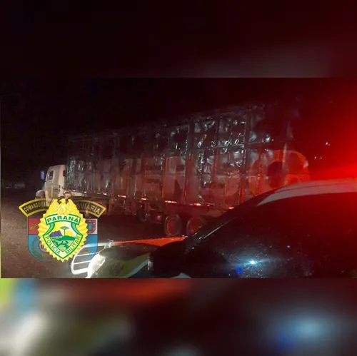 Motociclista fica ferido após bater em caminhão parado na PR-453