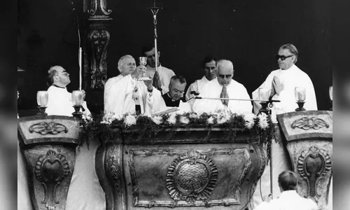 
							Há 45 anos, Papa João Paulo II reuniu a maior multidão do Paraná
						
						