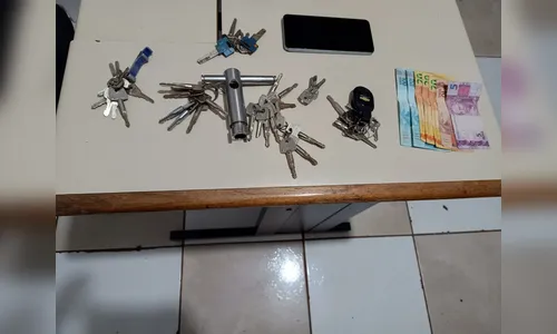 
							Polícia Militar prende ladrão e funcionário de empresa em Apucarana
						
						