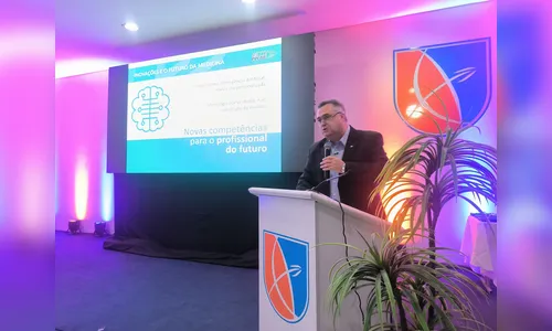 
							Beto Preto ministra primeira aula do curso de Medicina da UniGuairacá
						
						