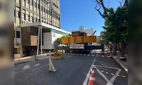 
							Guindaste usado em obra do 