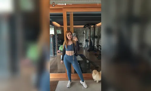 
							Viih Tube mostra a barriga reta pela 1ª vez após cirurgia; veja
						
						