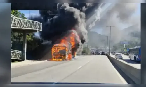 
							Atleta morre após colidir moto com ônibus que pegou fogo em SC
						
						