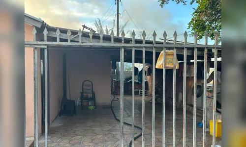 
							Incêndio em residência mobiliza Corpo de Bombeiros em Apucarana
						
						