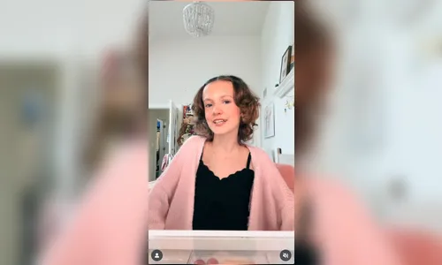 
							Influenciadora morre aos 14 anos após longa batalha contra o câncer
						
						