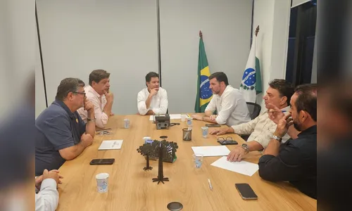
							Sérgio Onofre se reúne com Ratinho Junior e participa de evento da AMP
						
						