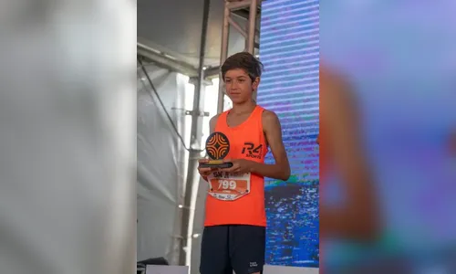 
							Pai e filho sobem ao pódio e representam Apucarana em corrida em SC
						
						