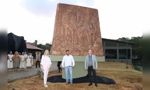 
							Turek eterniza história de Ivaiporã em monumentos na Casa da Memória
						
						