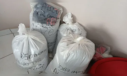 
							PCPR apreende materiais de bonés falsificados em Apucarana
						
						