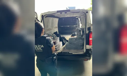 
							PCPR apreende materiais de bonés falsificados em Apucarana
						
						