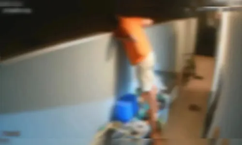 
							Empresário que matou homem que olhou por muro é condenado a 19 anos de prisão no PR
						
						