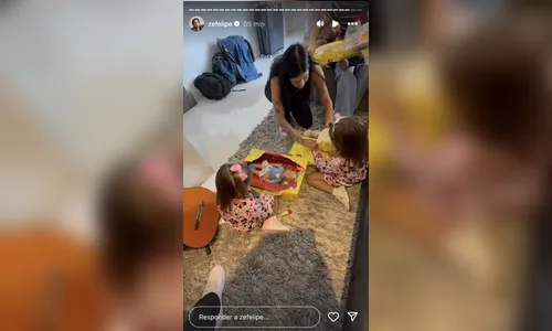 
							Saiba qual é o preço da boneca que Ana Castela deu para Maria Flor
						
						