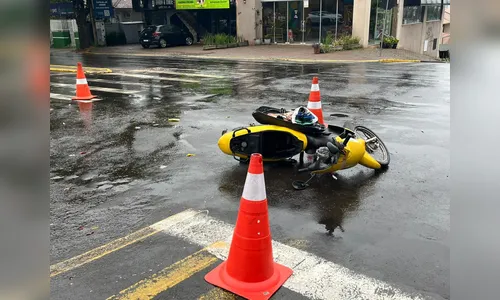 
							Acidente de trânsito deixa motociclista ferido em bairro de Apucarana
						
						